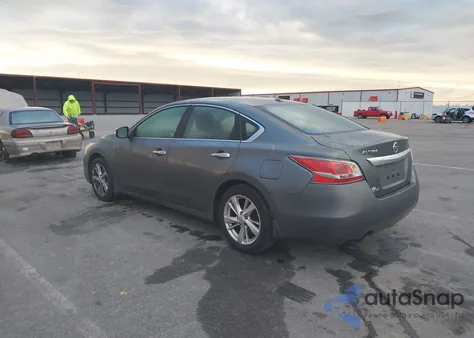 2015 Nissan Altima 2.5 Sv from USA, damaged, VIN 1N4AL3AP3FC255831